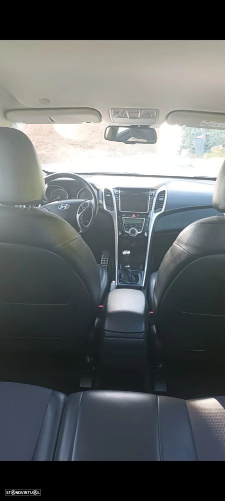 Hyundai i30 CW - 10