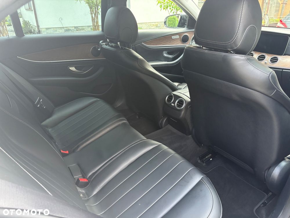 Mercedes-Benz Klasa E 220 d 9G-TRONIC AMG Line - 18