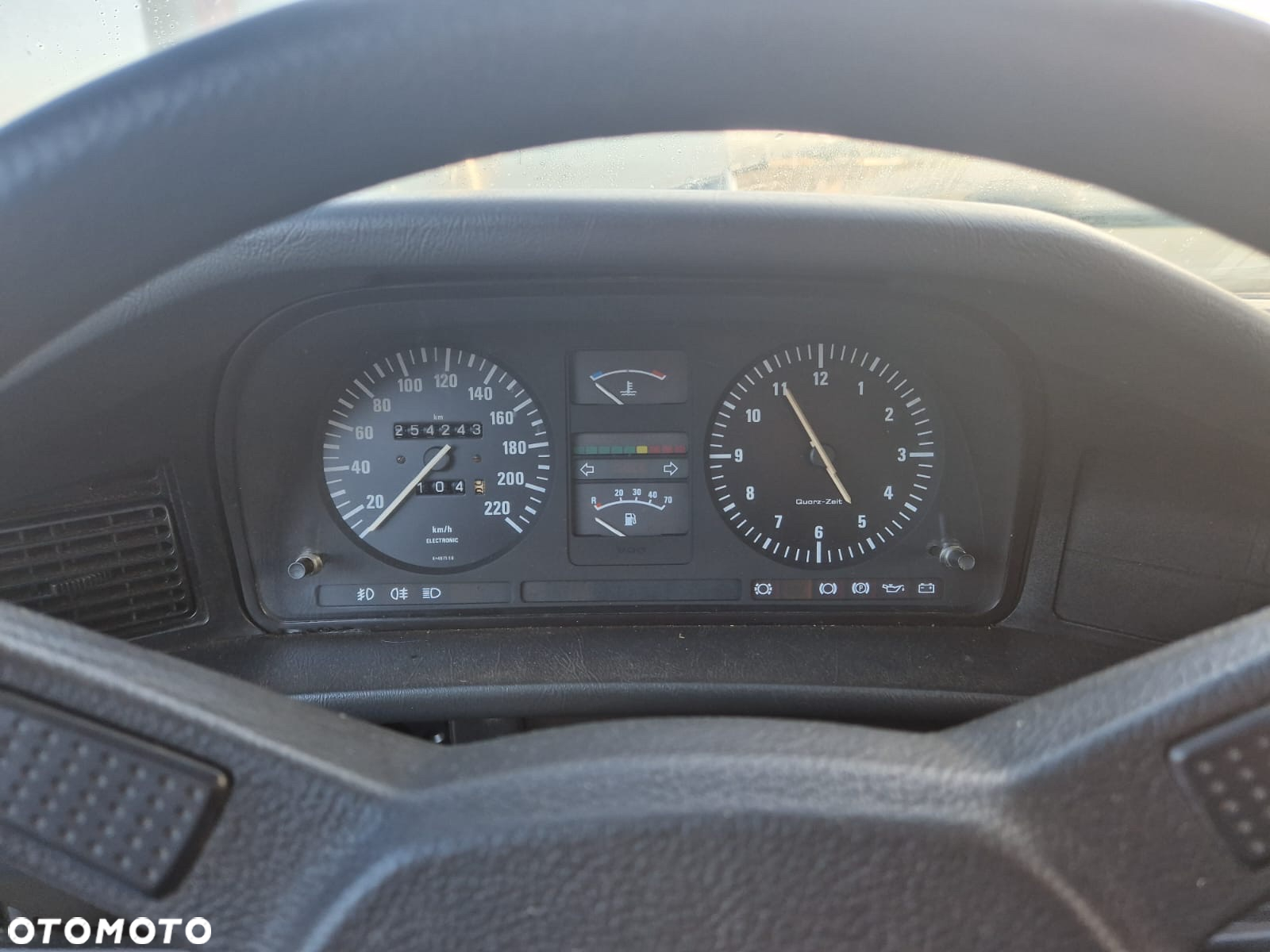 BMW Seria 5 518 i - 23