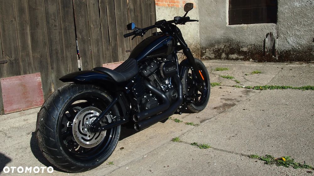 Harley-Davidson Softail Street Bob - 28