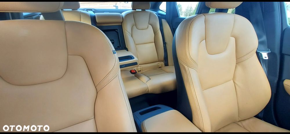 Volvo S90 T4 Geartronic Momentum Pro - 11