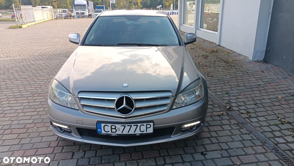 Mercedes-Benz C-Class 2007 photo 2