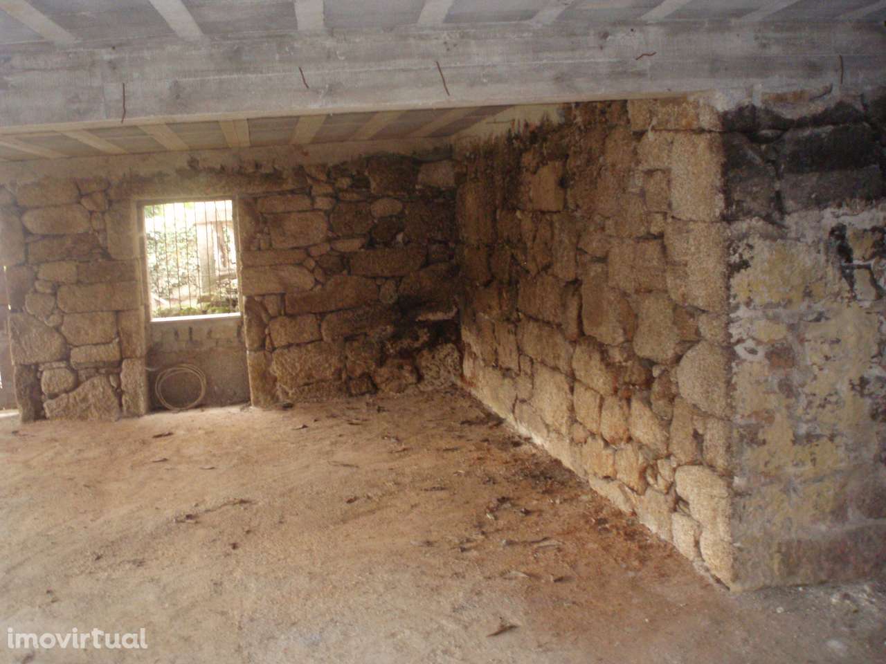 Moradia para recuperar em Sul, São Pedro do Sul - Grande imagem: 5/10