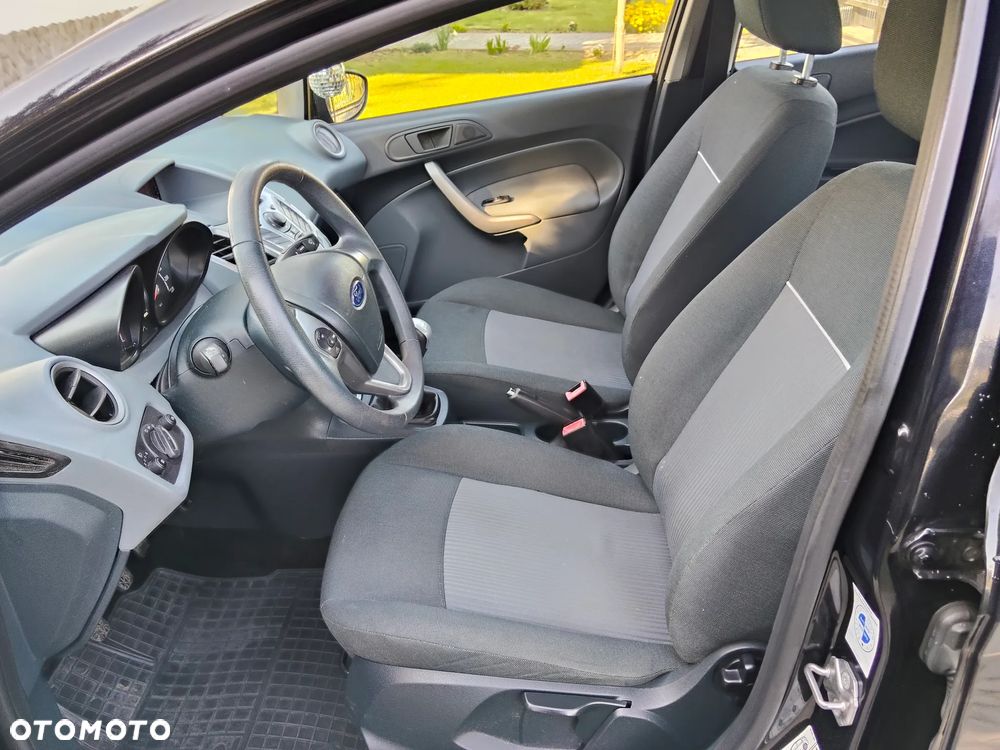Ford Fiesta 1.25 Ambiente - 25