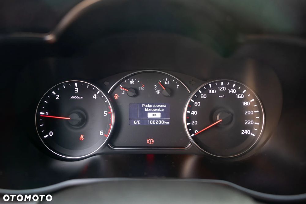 Kia Carens 1.7 CRDi XL 7os - 24