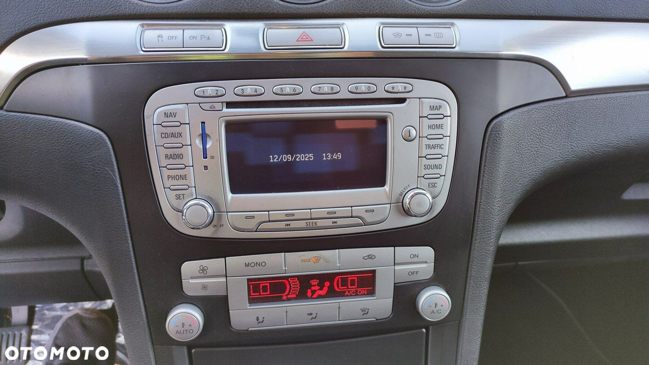Ford S-Max - 34