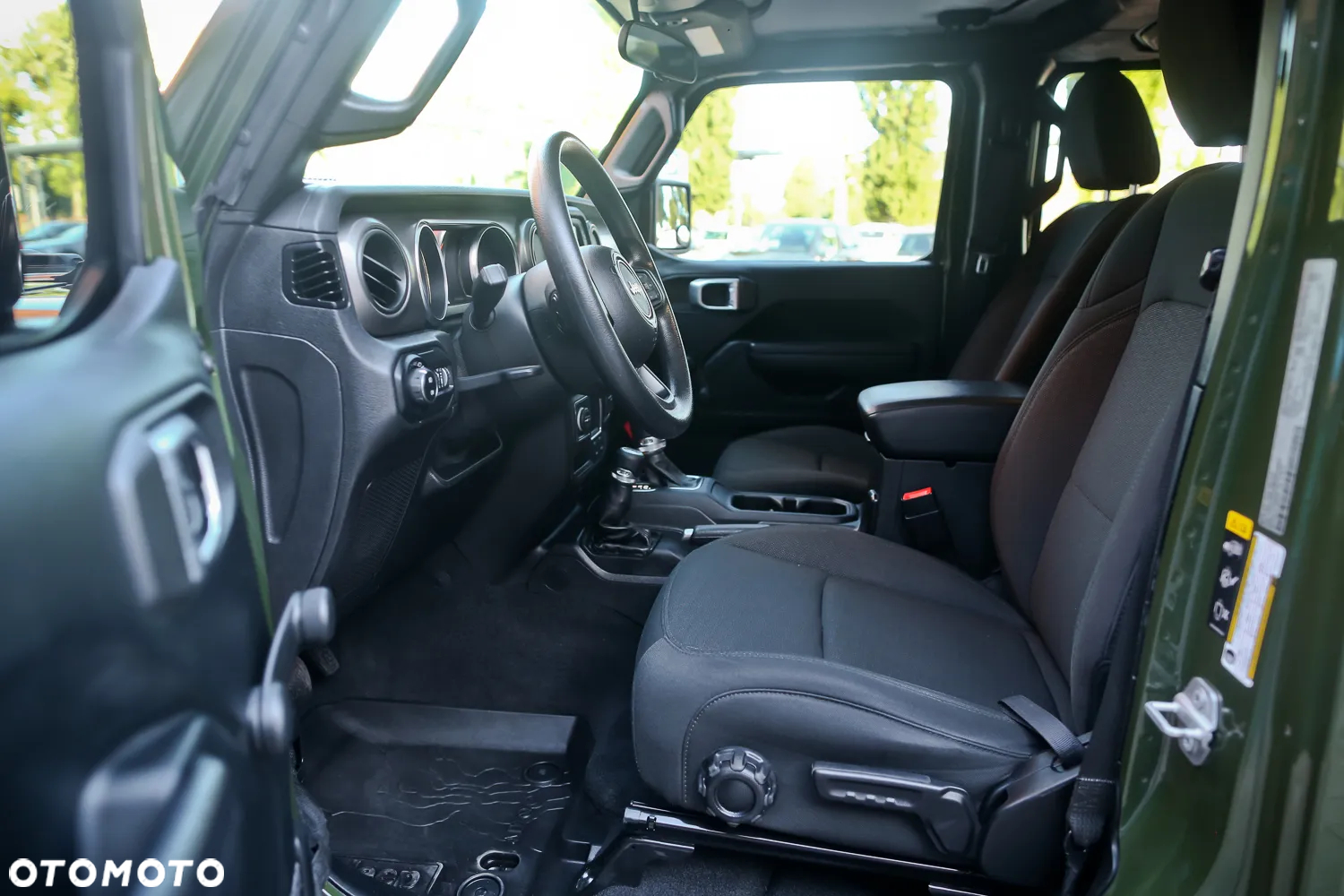 Jeep Wrangler - 24