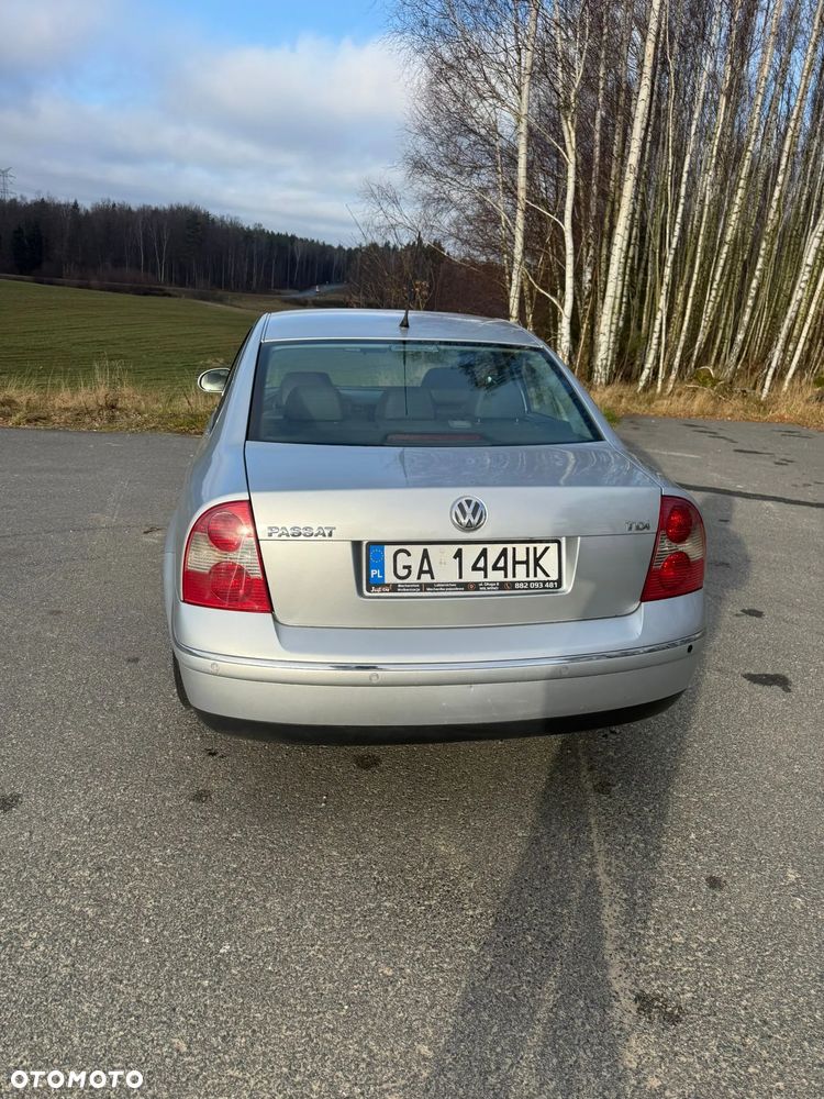 Volkswagen Passat 1.9 TDI Comfortline - 4