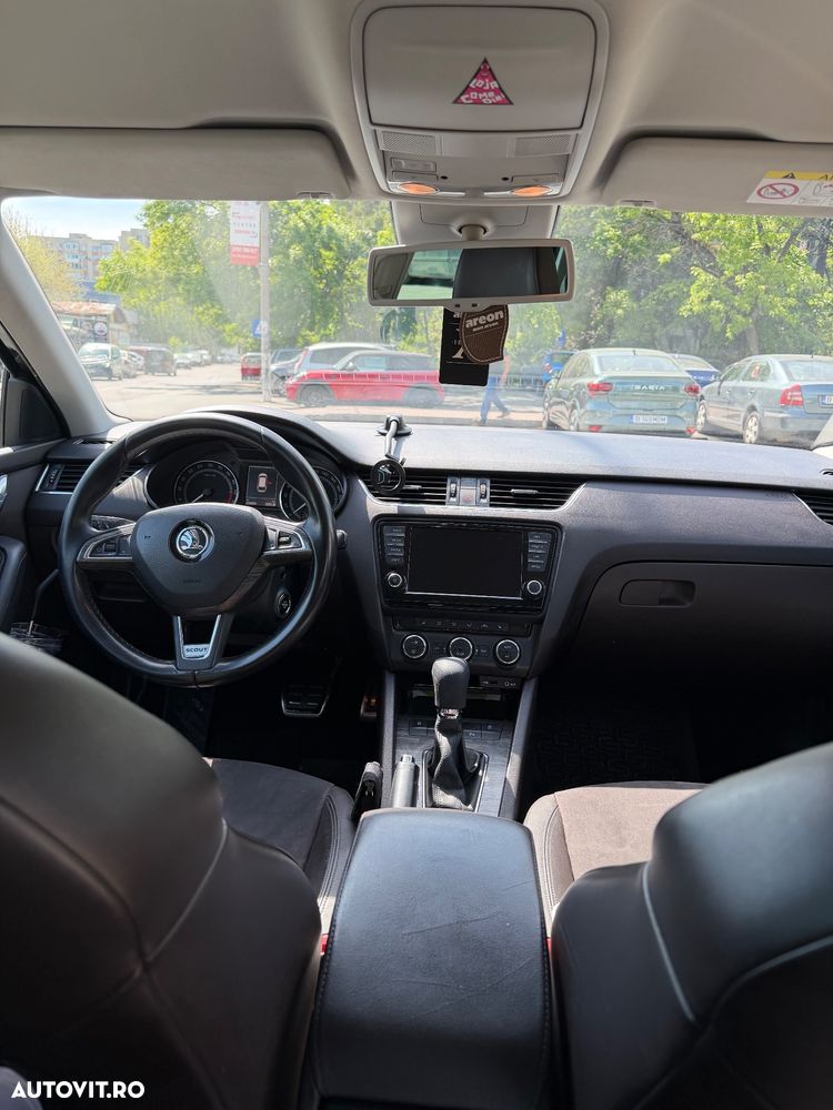 Skoda Octavia 2.0 TDI 4x4 DSG Scout - 9