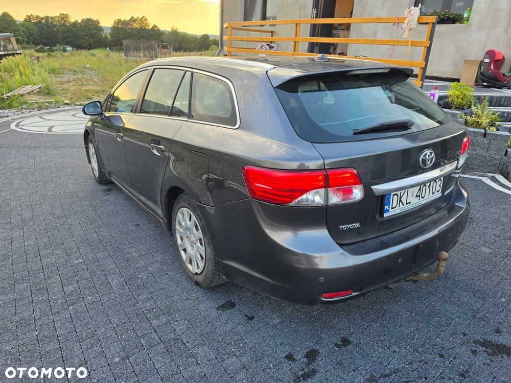 Toyota Avensis - 4
