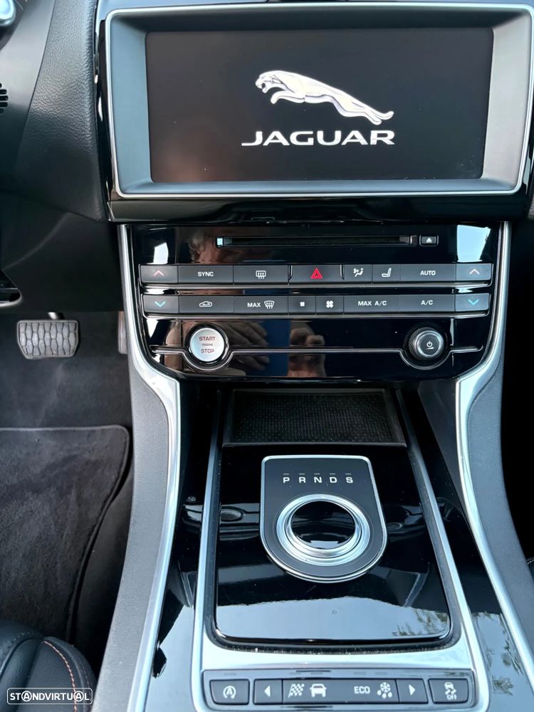 Jaguar XE 20d AWD Aut. Portfolio - 16