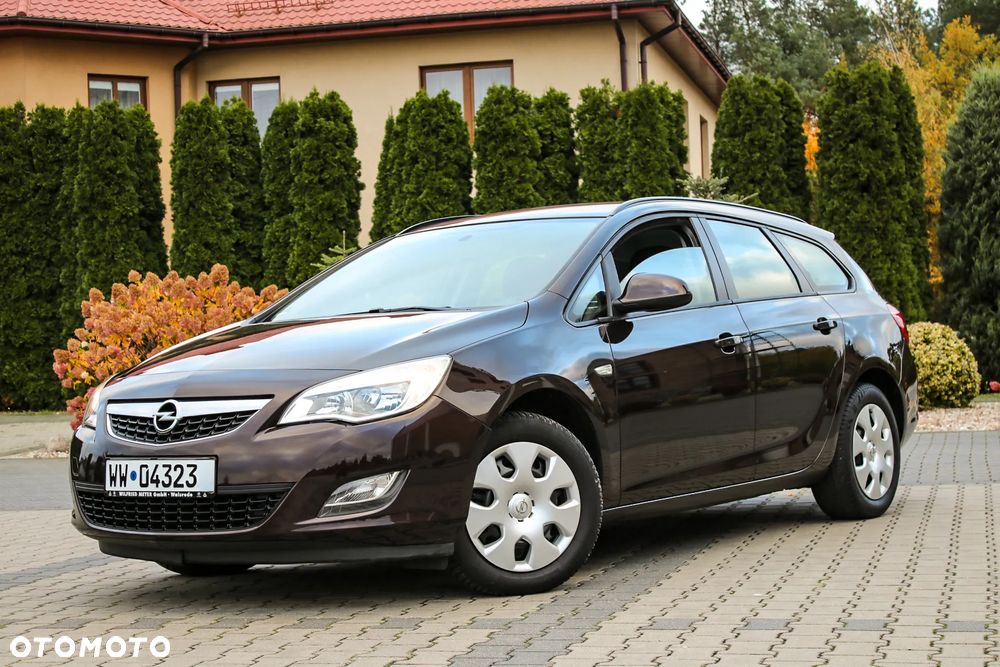 Opel Astra 2011 photo 4