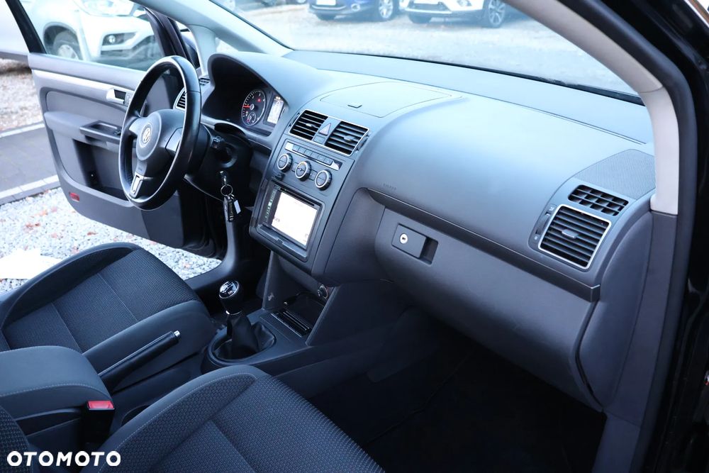 Volkswagen Touran 2.0 TDI DPF BlueMotion Technology Comfortline - 12