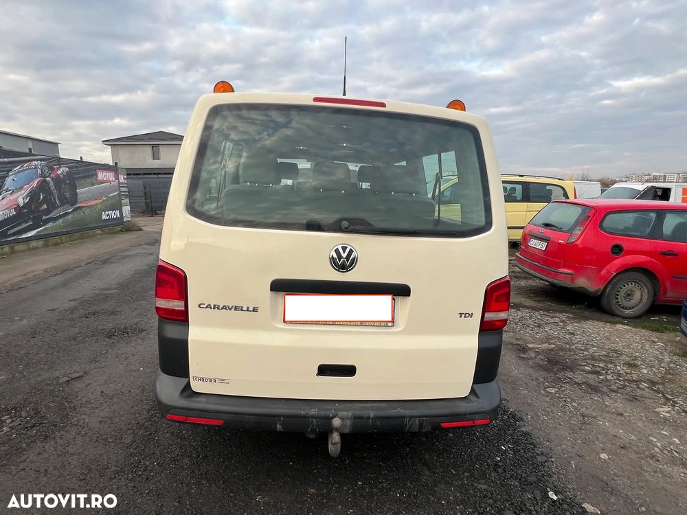 Volkswagen Caravelle - 10