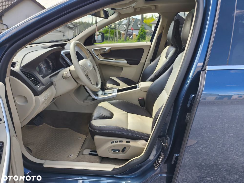 Volvo XC 60 2.4D AWD Summum - 17