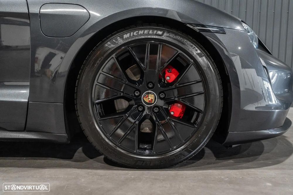 Porsche Taycan 4S - 36