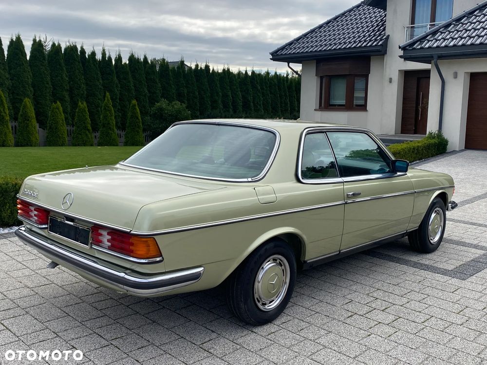 Mercedes-Benz W123 - 3
