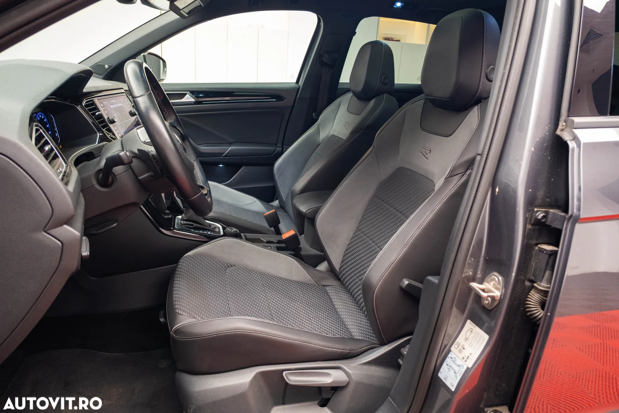 Volkswagen T-ROC 2.0 TSI 4Mot DSG - 20