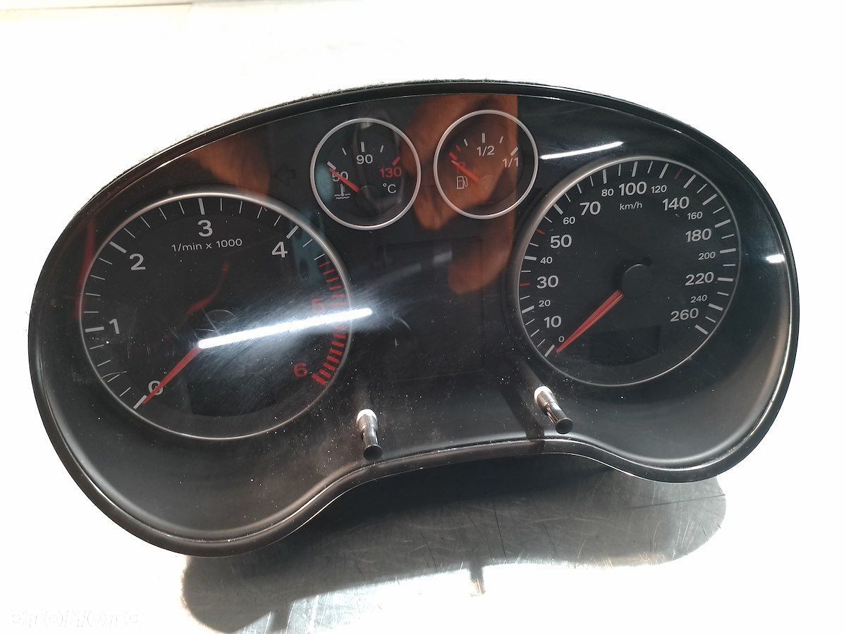 LICZNIK AUDI A3 8P 8P0920900DX 2.0 TDI - 1
