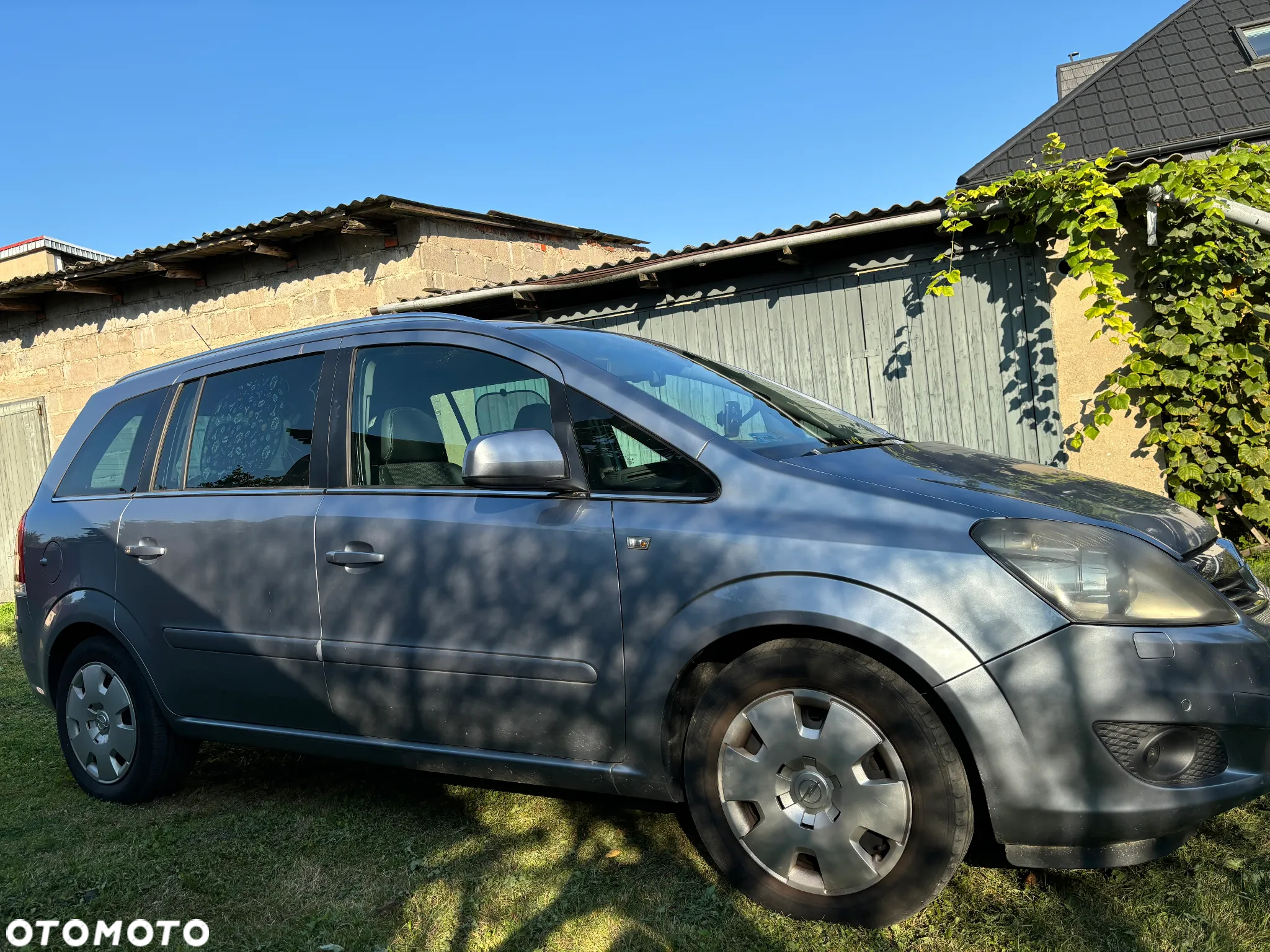 Opel Zafira 1.8 Cosmo - 2