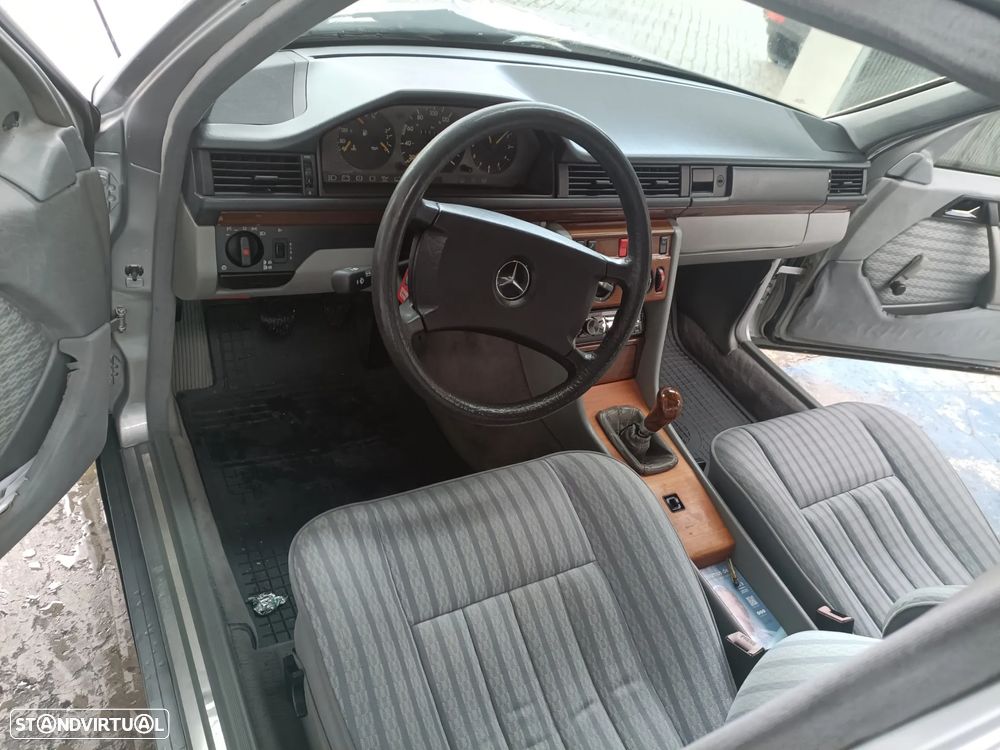 Mercedes-Benz E 200 ver-d-2-0 - 10