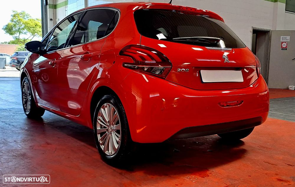 Peugeot 208 1.2 PureTech Allure - 29