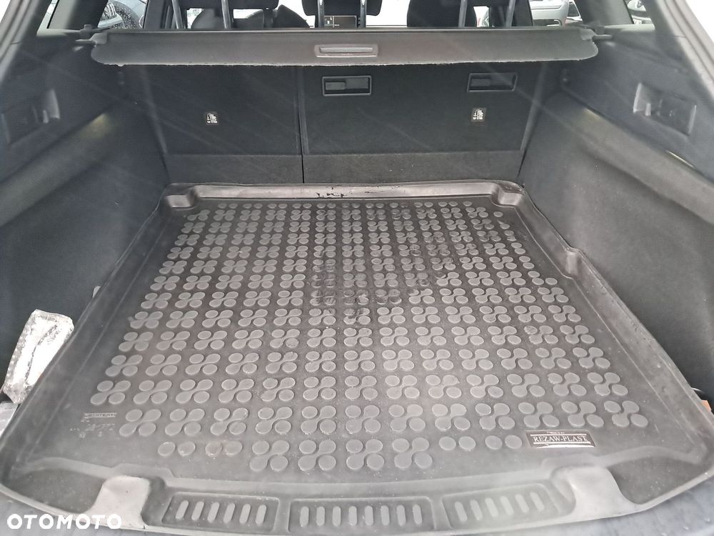 Toyota Corolla 1.8 Hybrid Comfort - 12