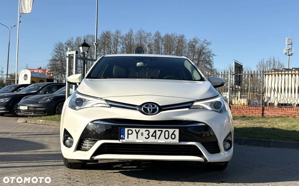 Toyota Avensis 1.8 Premium - 2