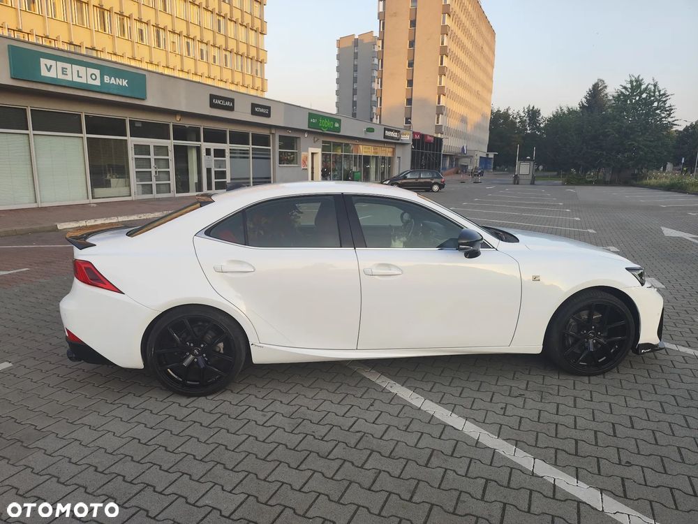 Lexus IS 200t F Sport - 6
