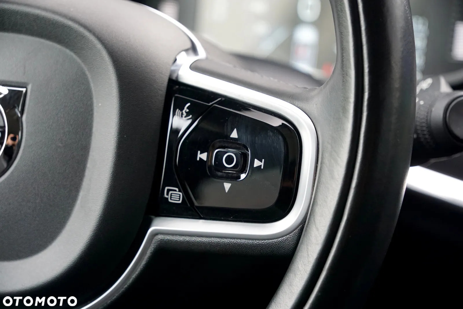 Volvo V90 Cross Country D4 AWD - 32