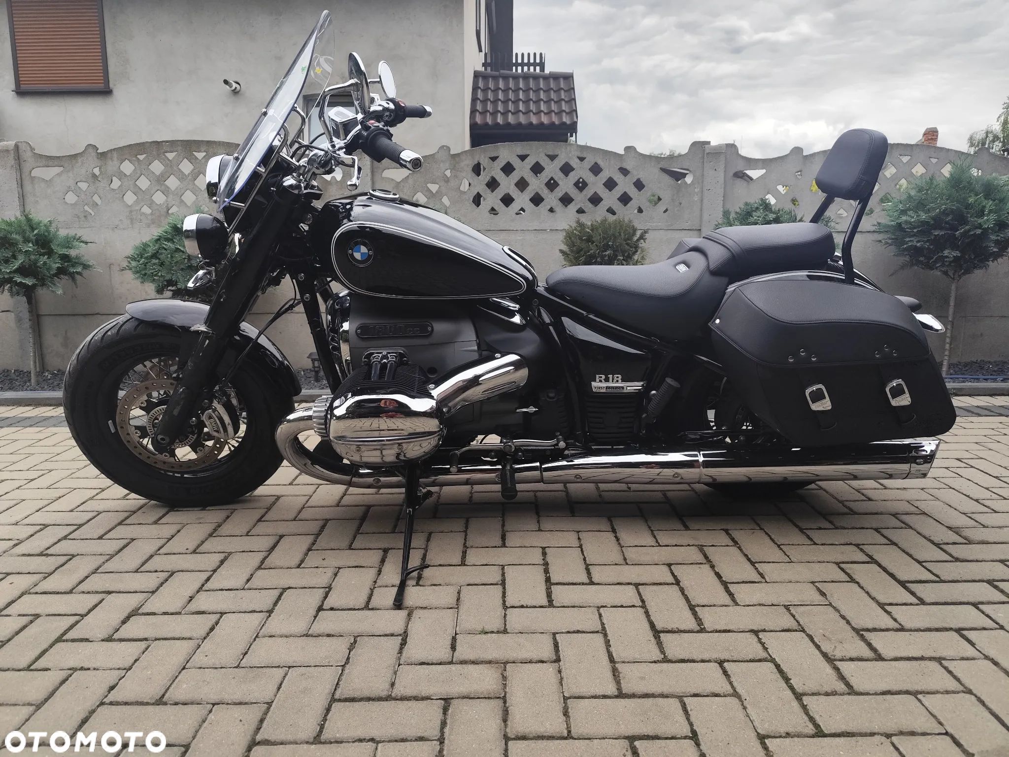 BMW R - 1