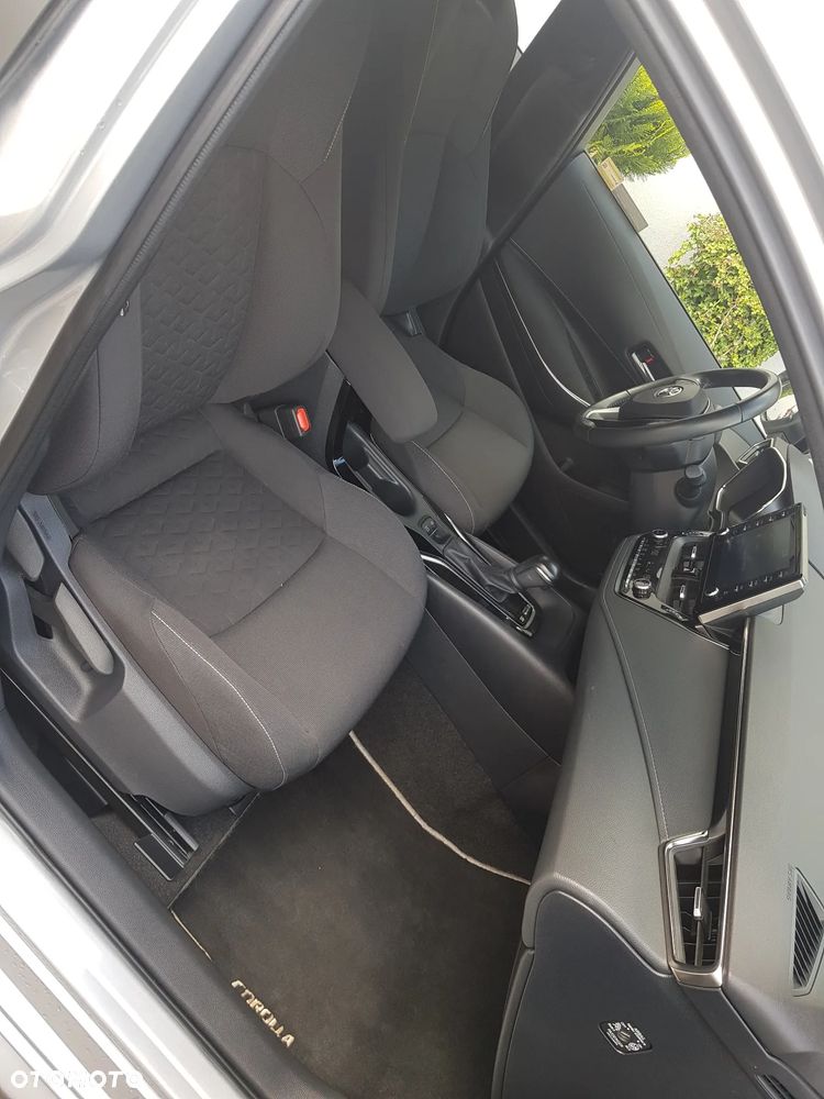 Toyota Corolla 1.8 Hybrid Comfort - 12