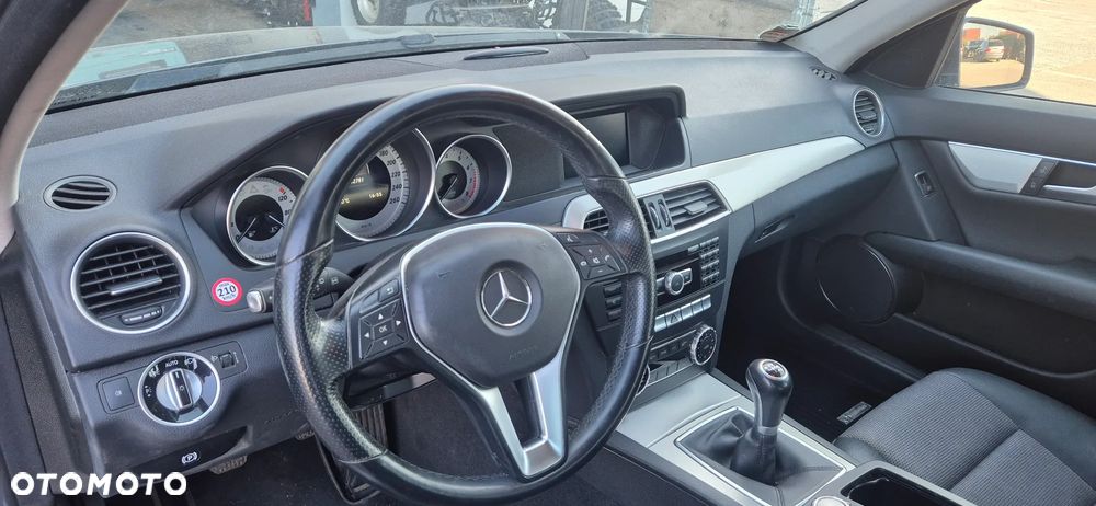 Mercedes-Benz Klasa C 180 Avantgarde - 8