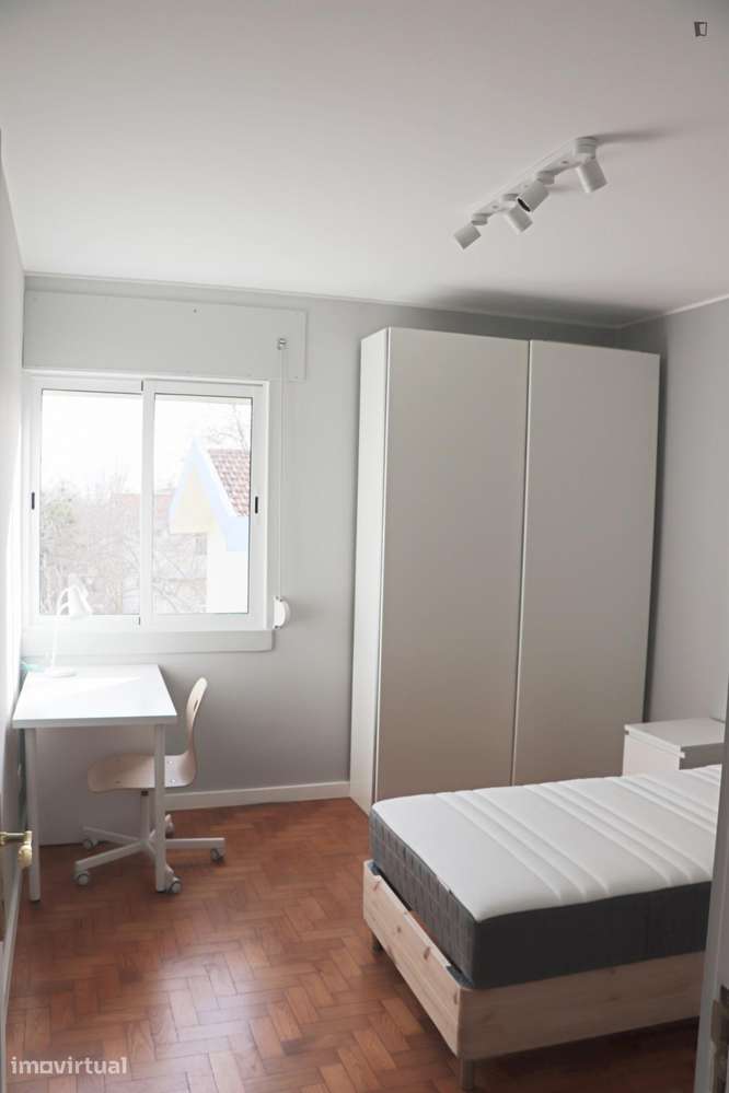 Quarto - localizado em Carcavelos Lisbon - Grande imagem: 5/27