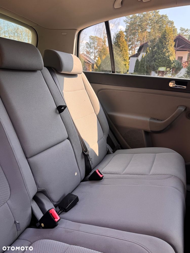Volkswagen Golf Plus - 9