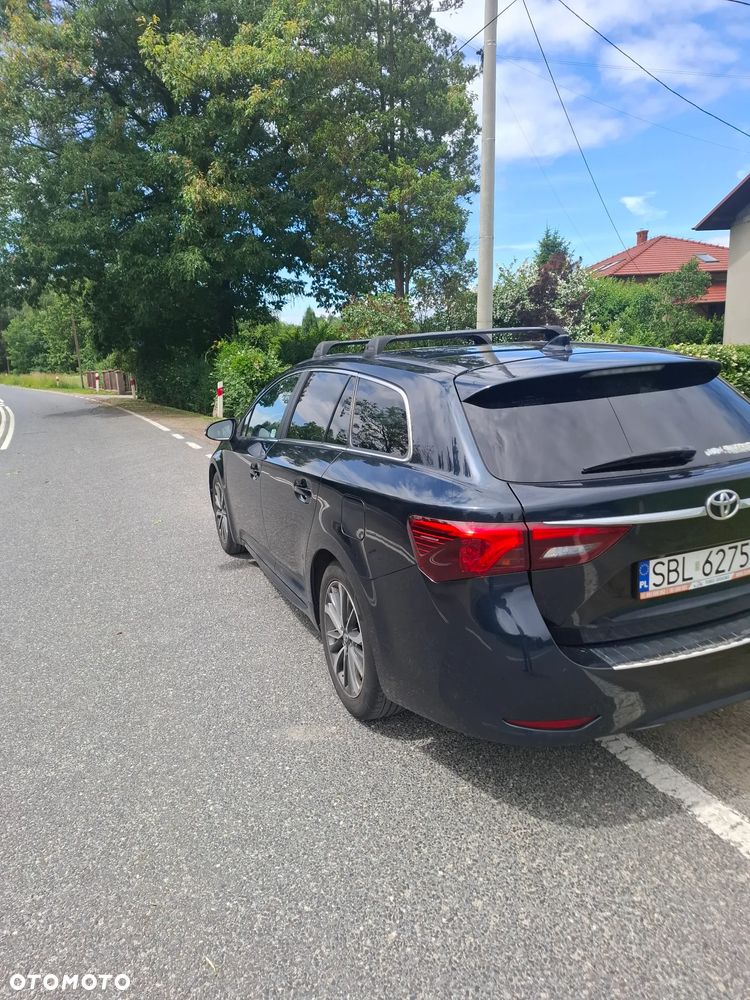 Toyota Avensis 1.8 Premium MS - 3
