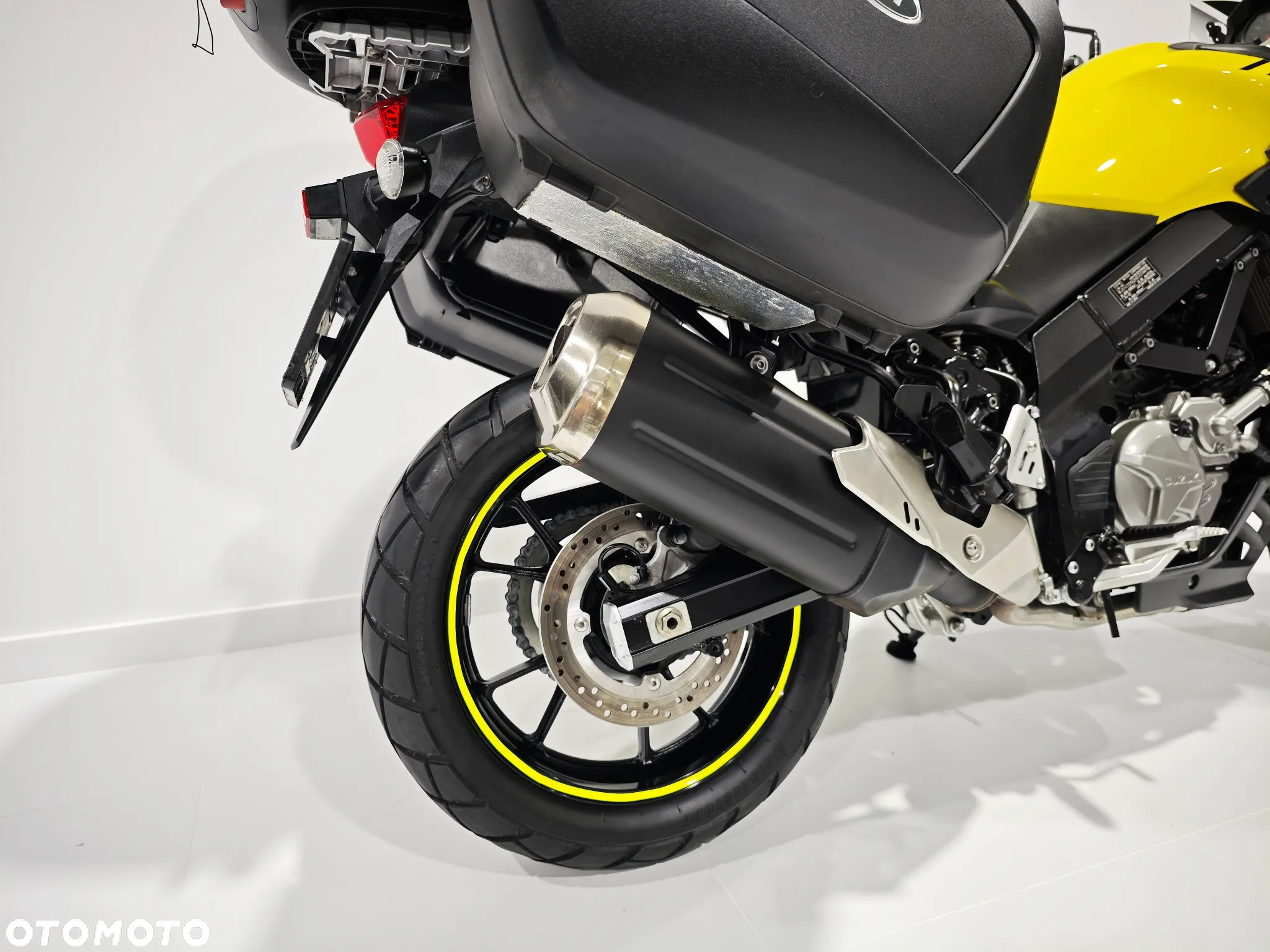 Suzuki V-STROM - 16