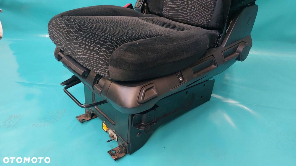 MERCEDES ACTROS MP4 EURO 6 FOTEL KIEROWCY Z PODUSZKĄ - 2