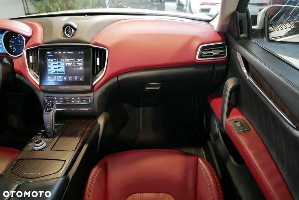 Maserati Ghibli S - 17