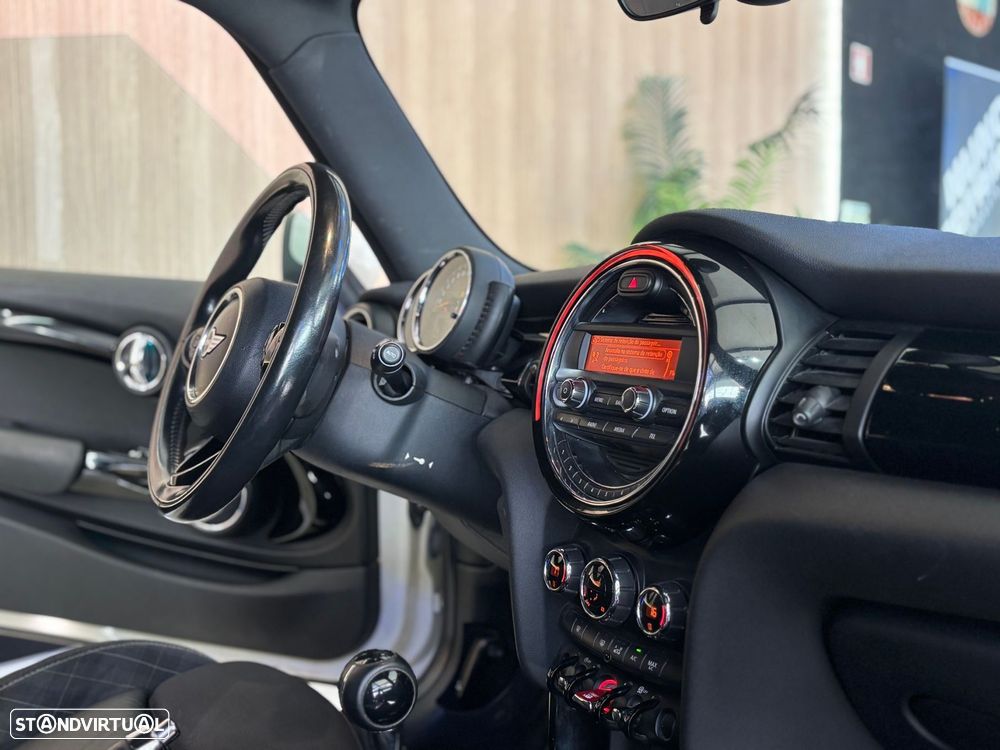 MINI 3 Portas One D - 17