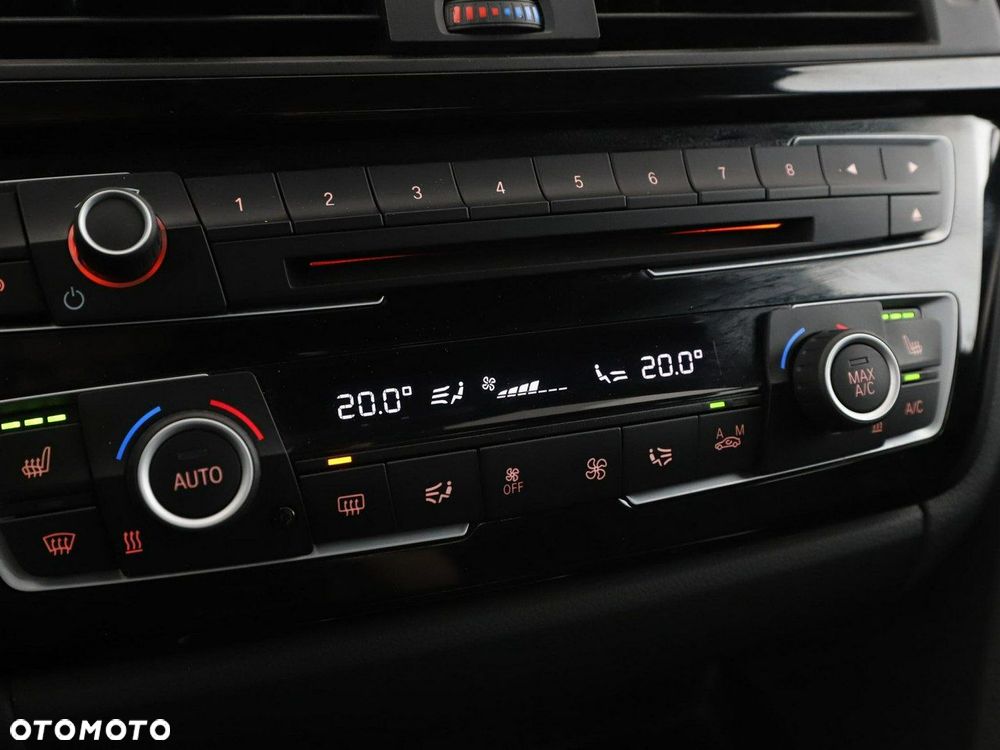 BMW Seria 3 318d M Sport - 27