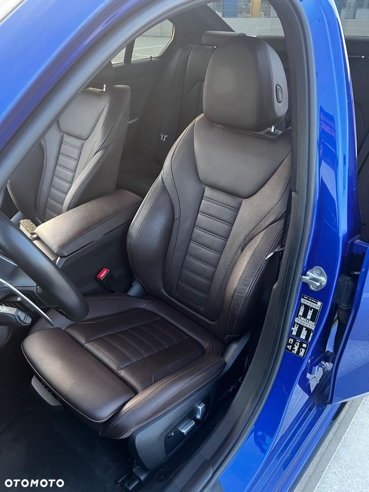 BMW Seria 3 330i xDrive M Sport sport - 17