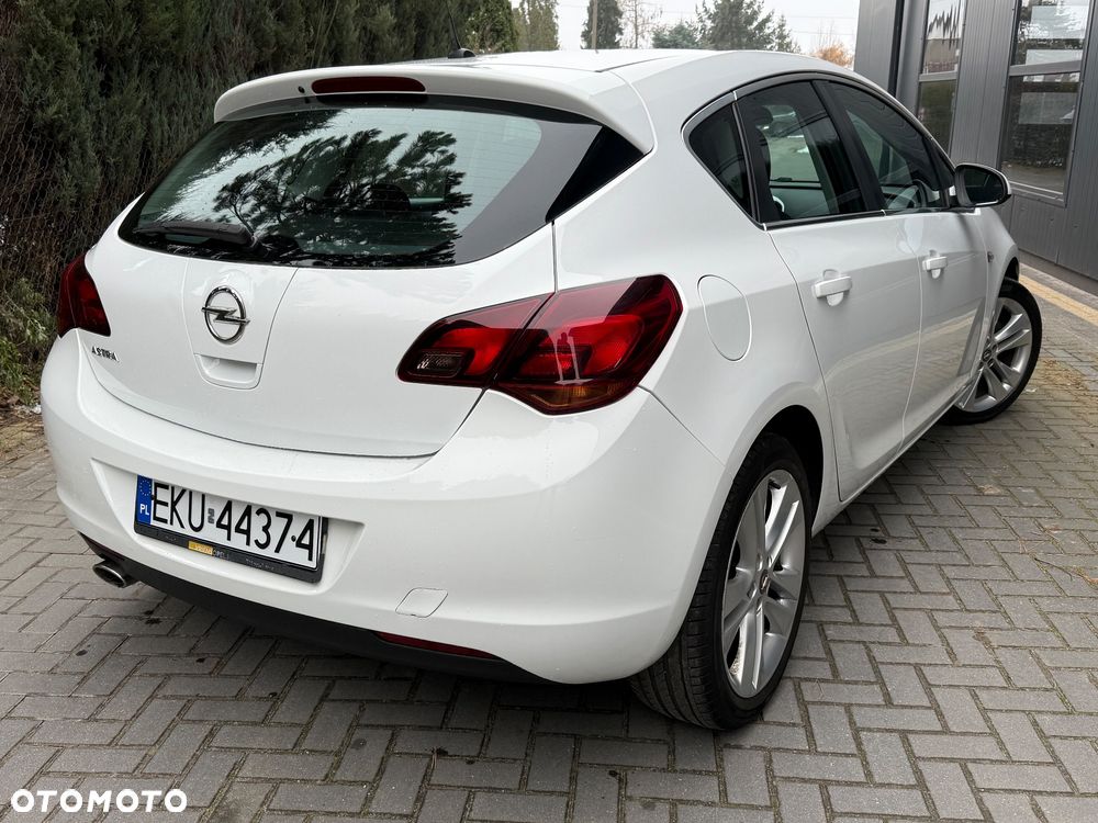Opel Astra 1.4 Turbo - 11