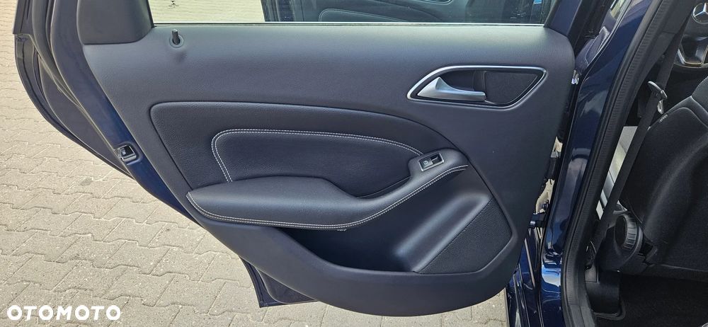 Mercedes-Benz Klasa B 180 7G-DCT UrbanStyle Edition - 25