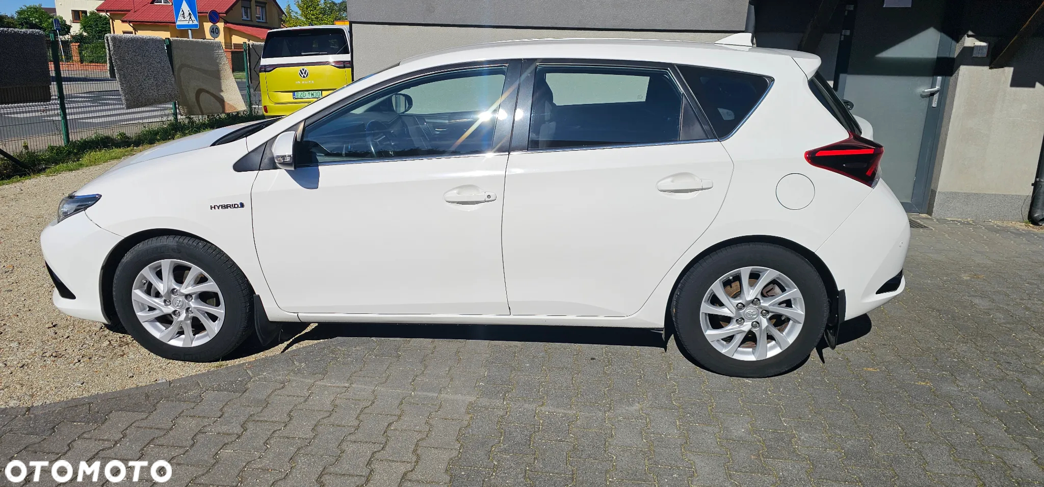 Toyota Auris Hybrid 135 Prestige - 2