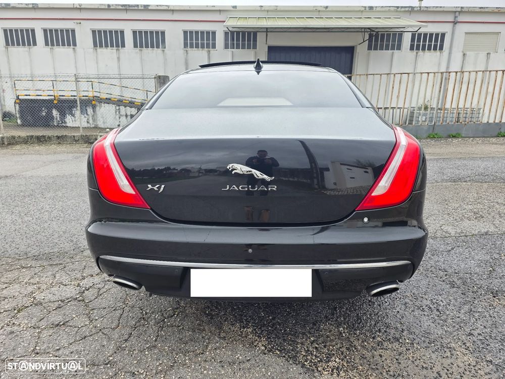 Jaguar XJ 3.0 D V6 Premium Luxury - 12