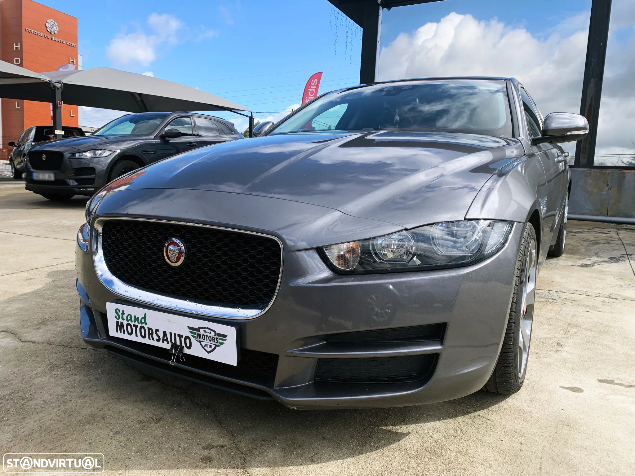 Jaguar XE 2.0 D Prestige Aut. - 3