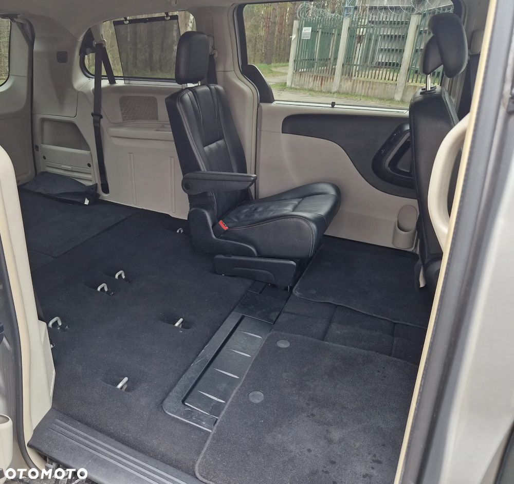 Chrysler Town & Country 3.6 Touring - 21