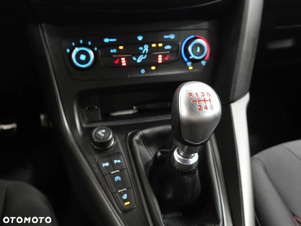 Ford Focus 1.5 EcoBoost ST-Line Black ASS - 37