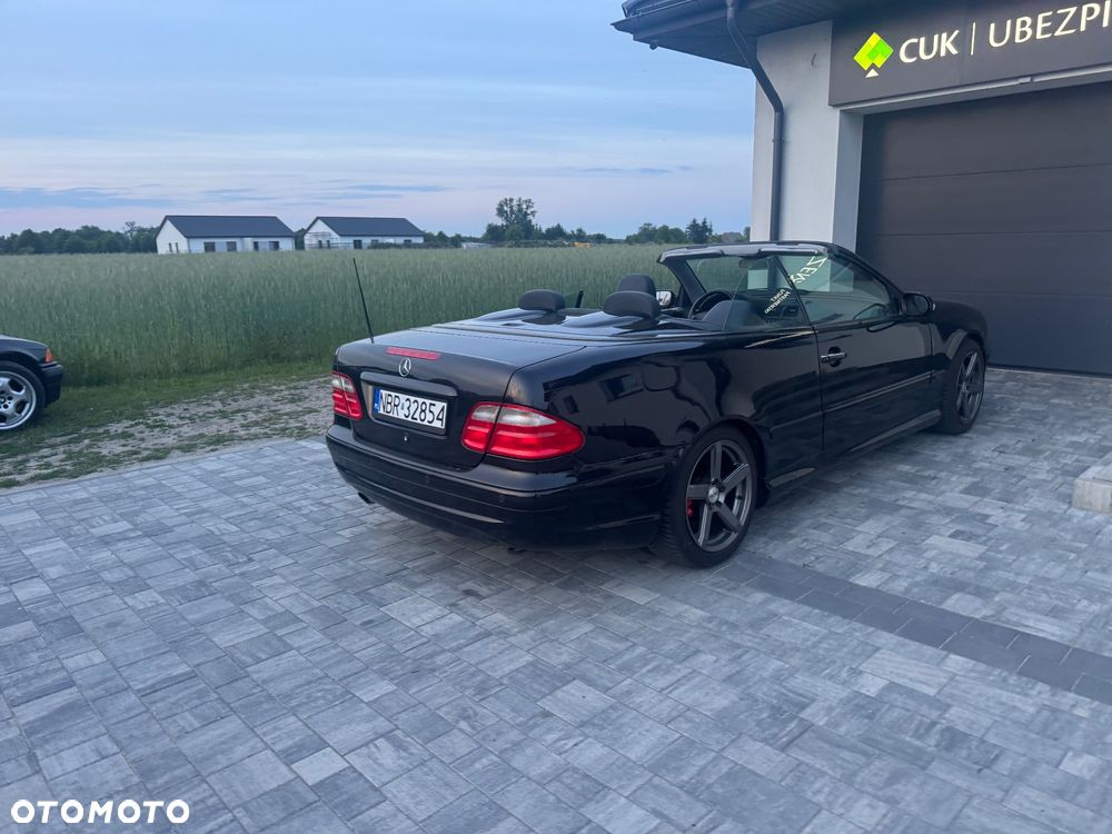 Mercedes-Benz CLK - 12